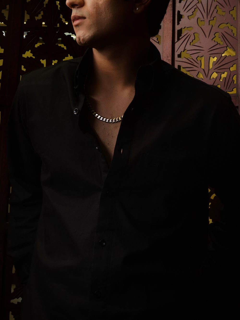 The Essential Oxford - Black Shirt