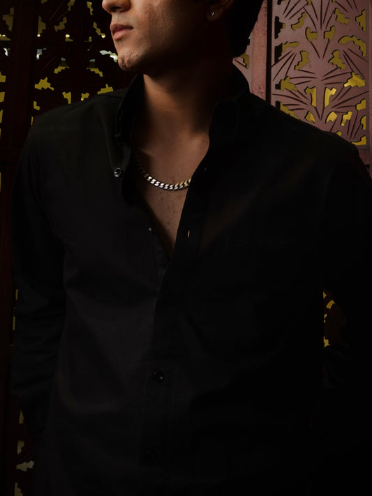 The Essential Oxford - Black Shirt